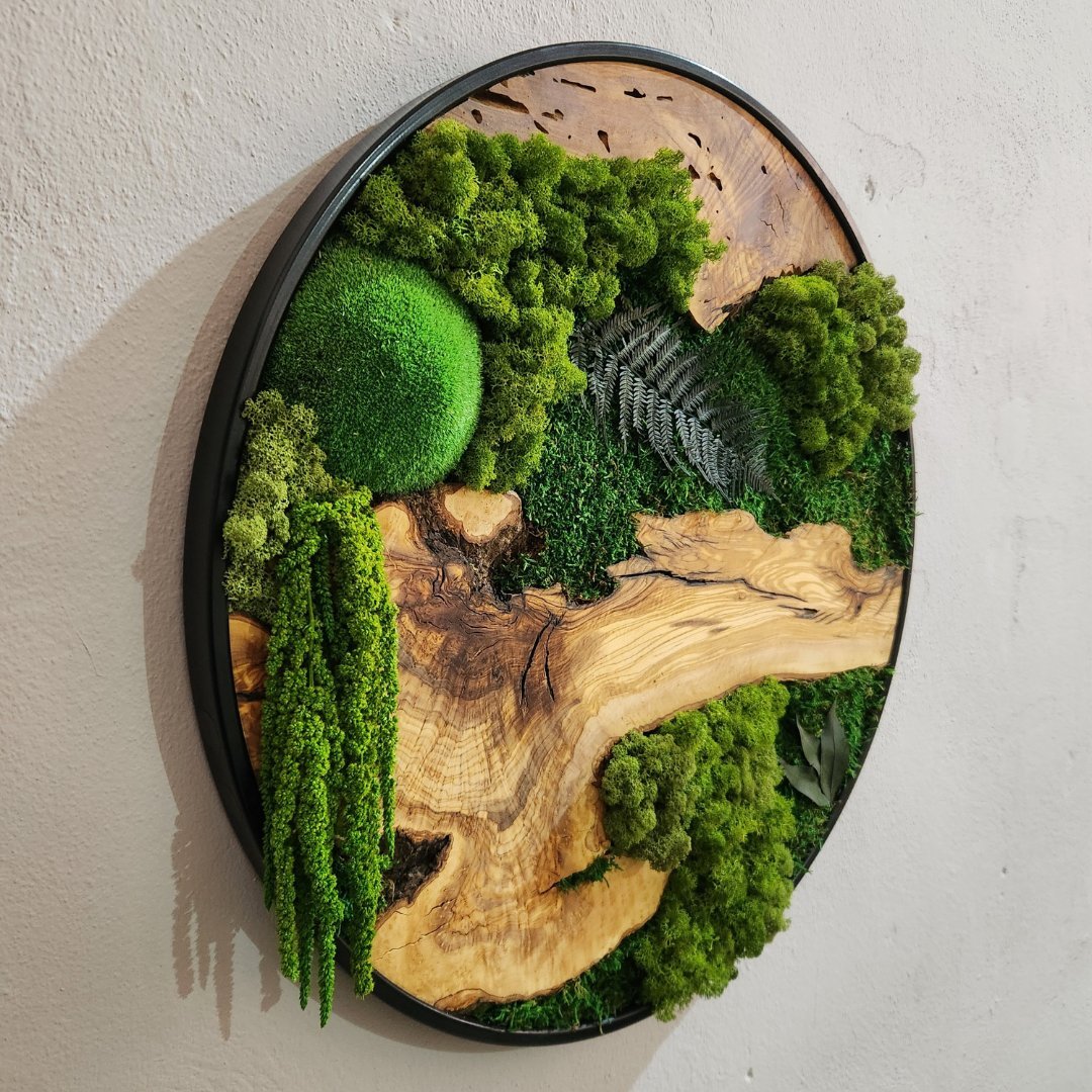 Detail of preserved moss texture and smooth wood grain in handcrafted wall decor by MOSSMOOD - the product Botanic Bloom.